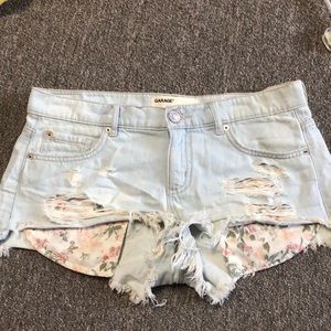 blue jean shorts with decor pockets